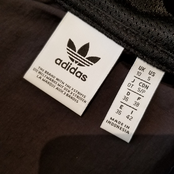 Adidas wind breaker womens - Picture 3 of 9